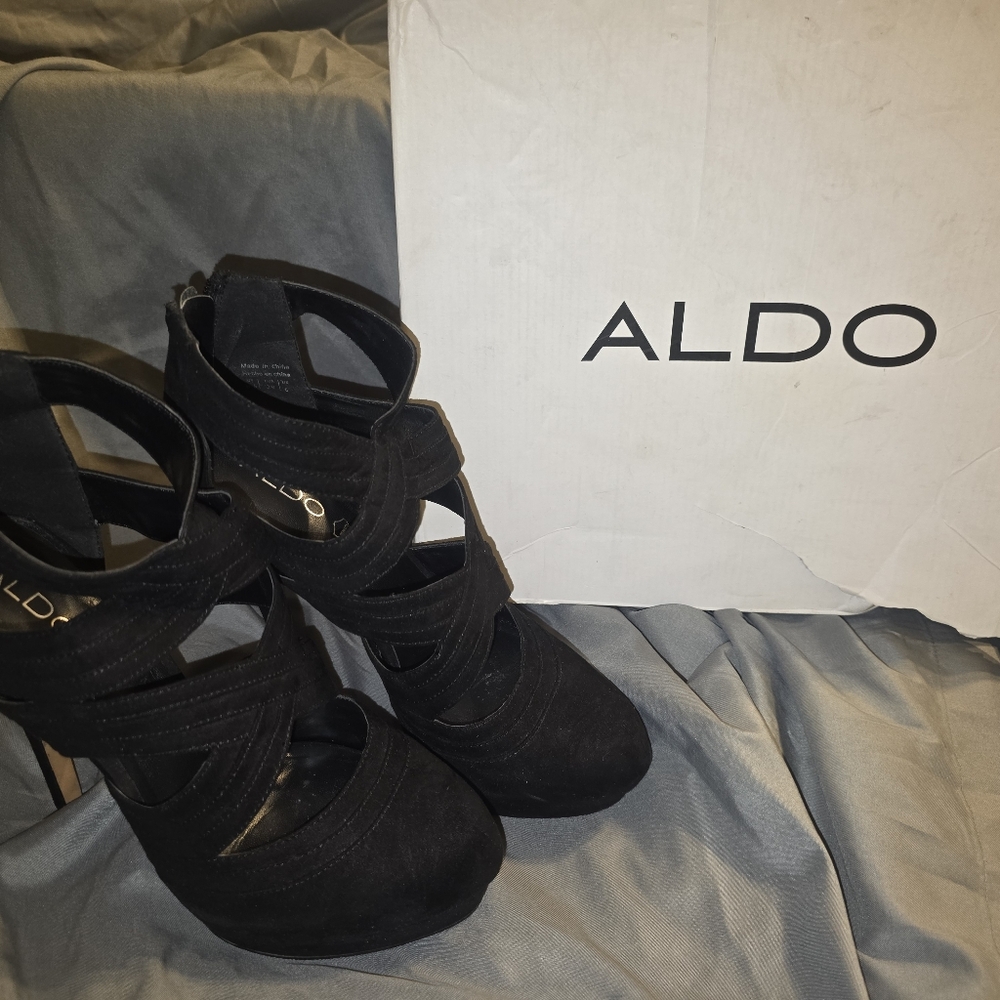 BEAUTIFUL SEXY HEELS size 8